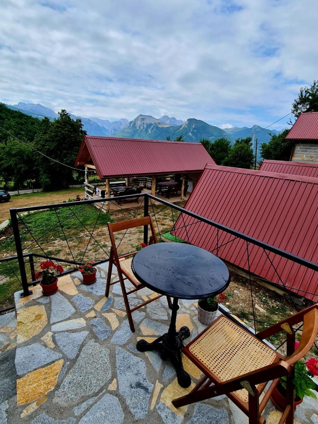 Bungalows Malagic Gusinje エクステリア 写真
