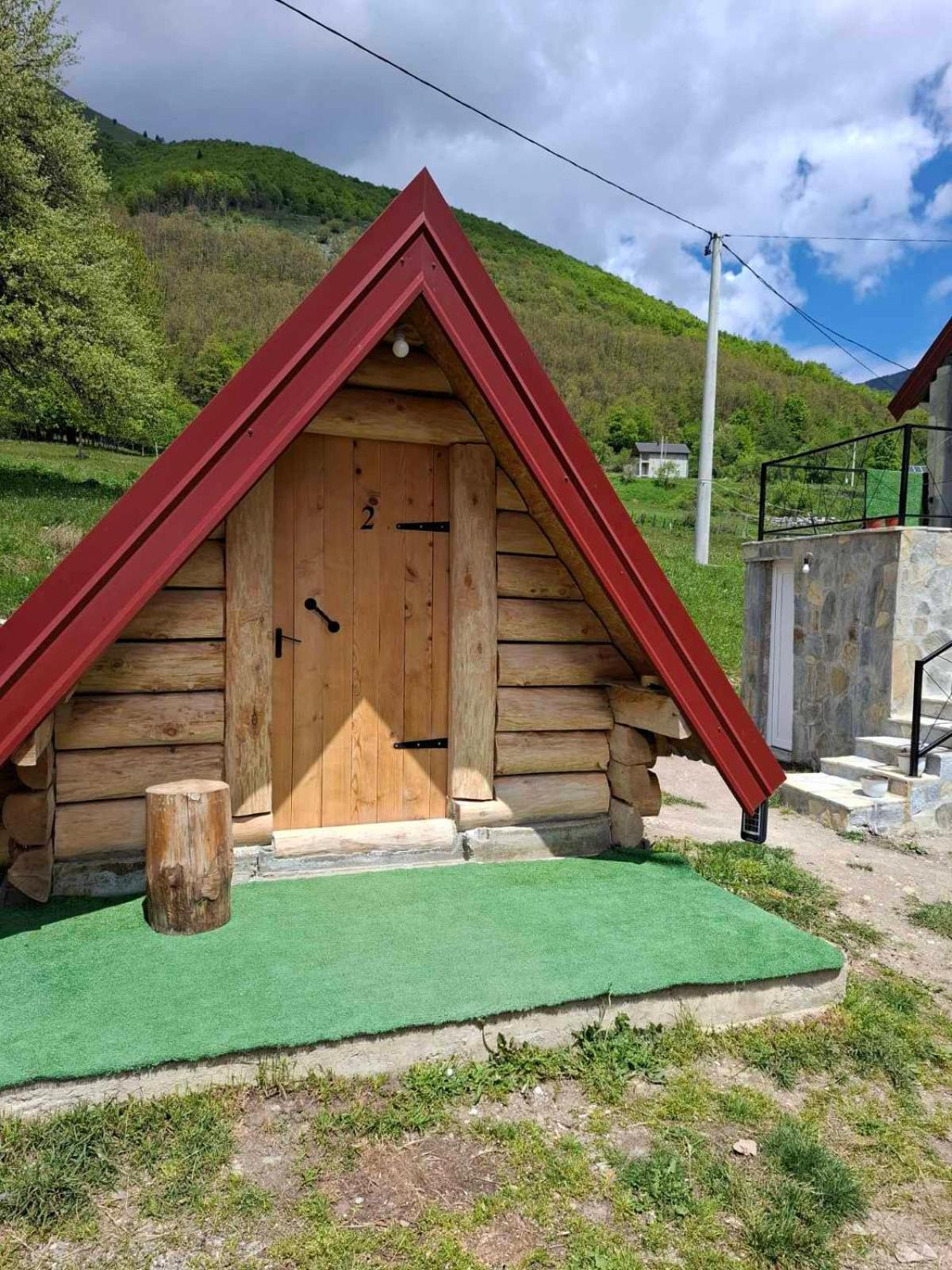 Bungalows Malagic Gusinje エクステリア 写真